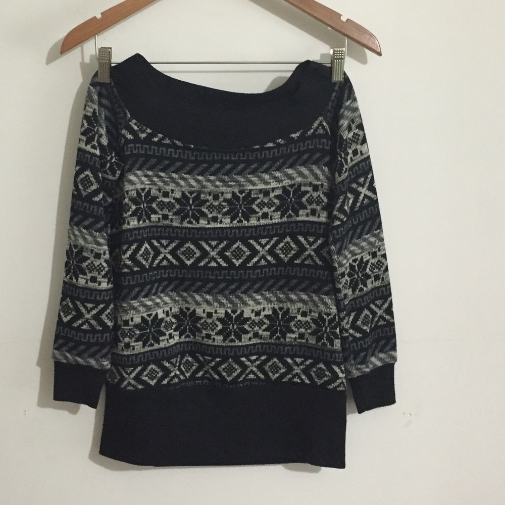 F21 | Tribal 💟 Boatneck Sweater